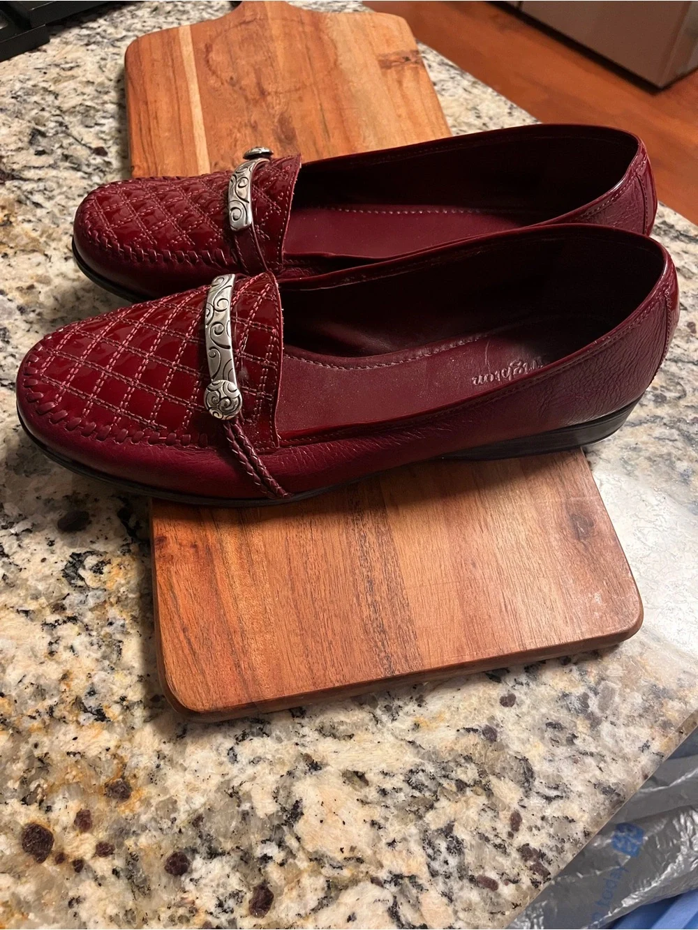 Brighton Women’s Quilted Leather Burgundy Loafers with Silver Accent size 9